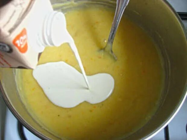 Можно ли сливки в пюре. Суп пюре после добавления сливок надо кипятить?. Быстрый суп колбаса сливки. Как добавить сливки в суп. Можно в пюре добавить сливки вместо молока.