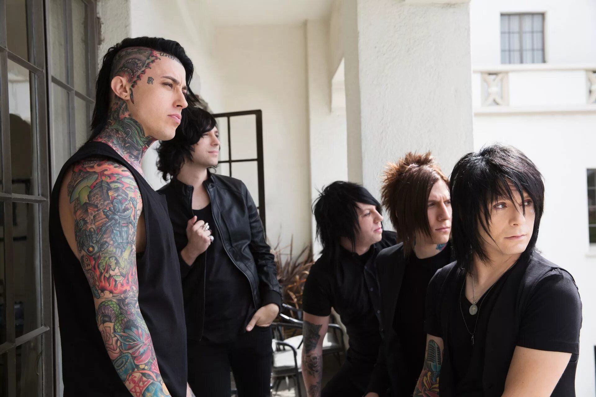 Fallen reverse. Группа falling in reverse. ронни радке. falling in reverse ронни радке. escape the fate ронни радке.