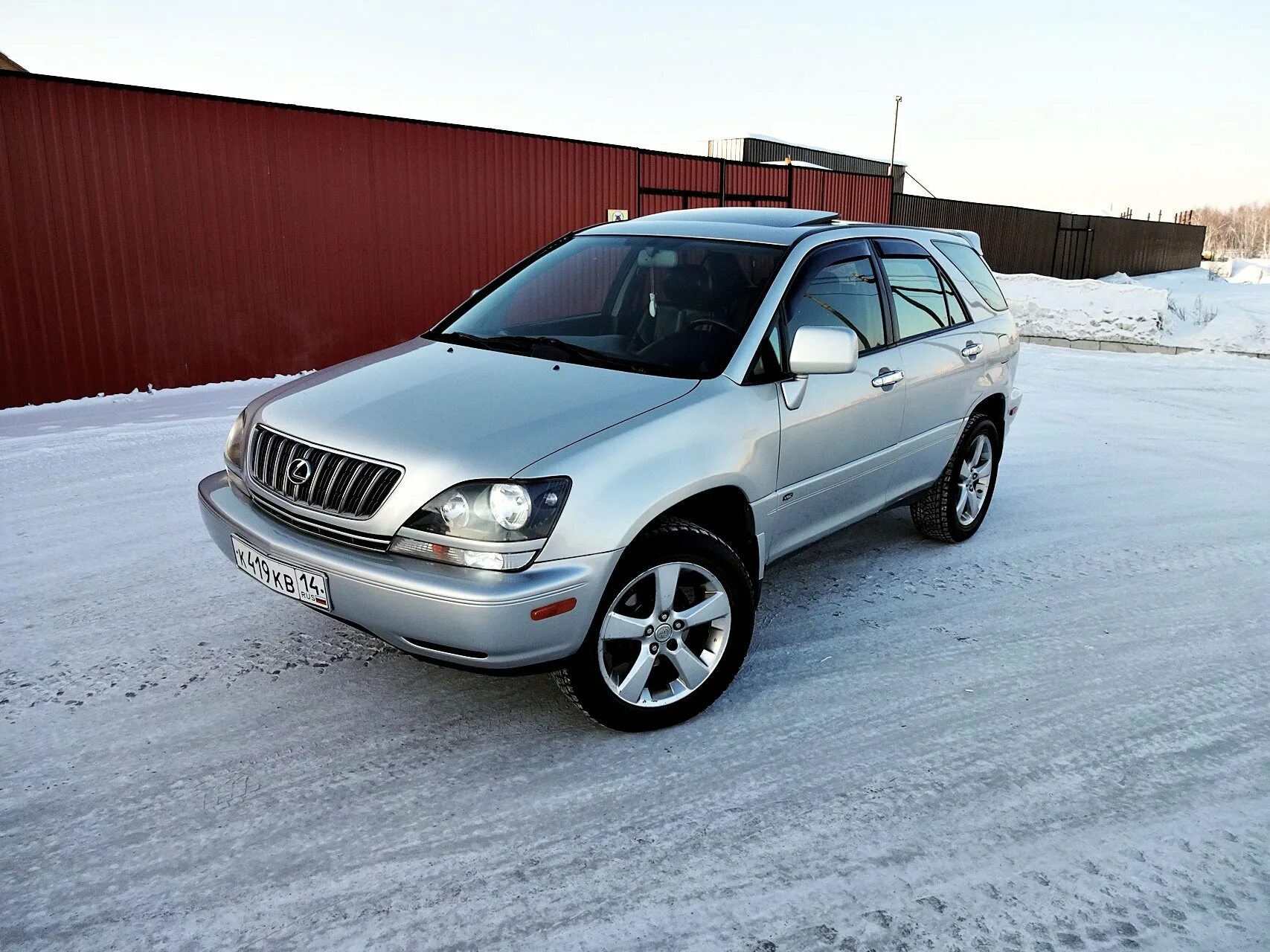 Лексус rx300 2001. Тойота Лексус РХ 300. Lexus 300 rx300. Lexus RX 2001.