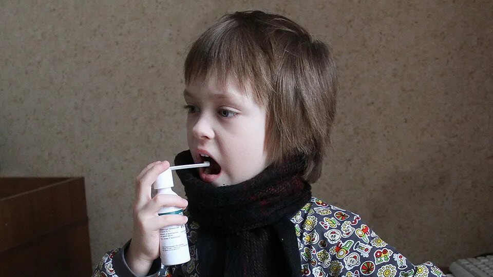 Как лечить горло ребенку 2. Ангина тонзиллит фото у детей. горло при ангине фото у детей.