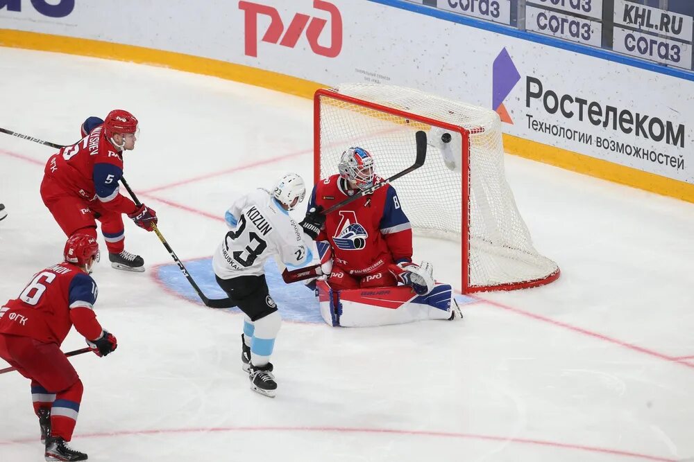 Динамо минск локомотив прогноз. Хоккей локомотив — динамо минск фото. Локомотив динамо минск хоккей. Динамо минск локомотив прогноз. Динамо минск 2010.