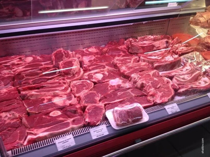 Beef магазин. Витрина с говядиной. Beef магазин. Биг мит. Мясо на прилавке.