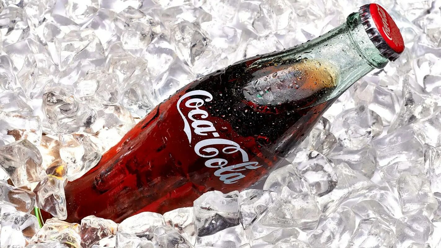 Coke cola. Coca cola напиток. coca cola бутылка. кола в стеклянной бутылке. холодная кока кола.