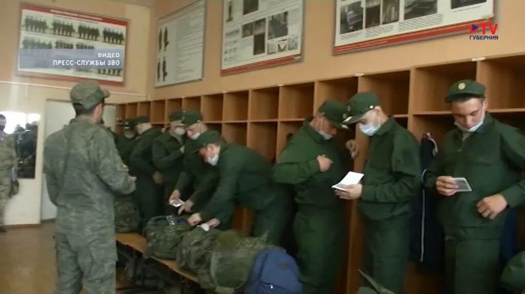 Служба в военкомате по призыву. Военкомат призыв. призывники в военкомате. облавы на призывников. на призывном пункте.