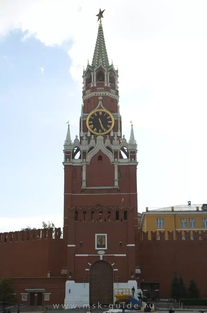 Спасская башня какое метро