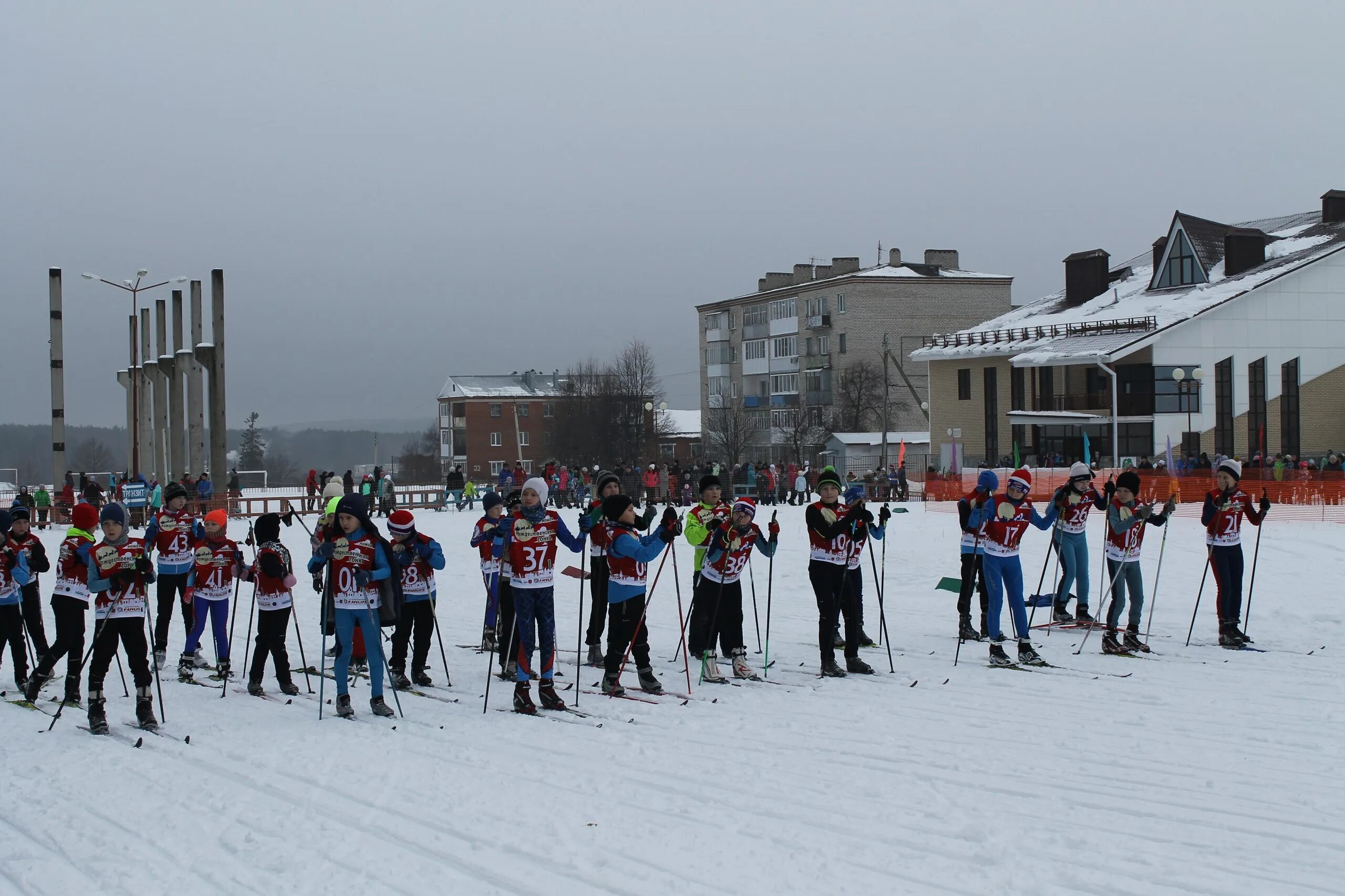 стадион можга. лыжная трасса нюрдор котья вавожский район. лебедева ульяна лыжные гонки. лилия васильева лыжница. база родник можга.