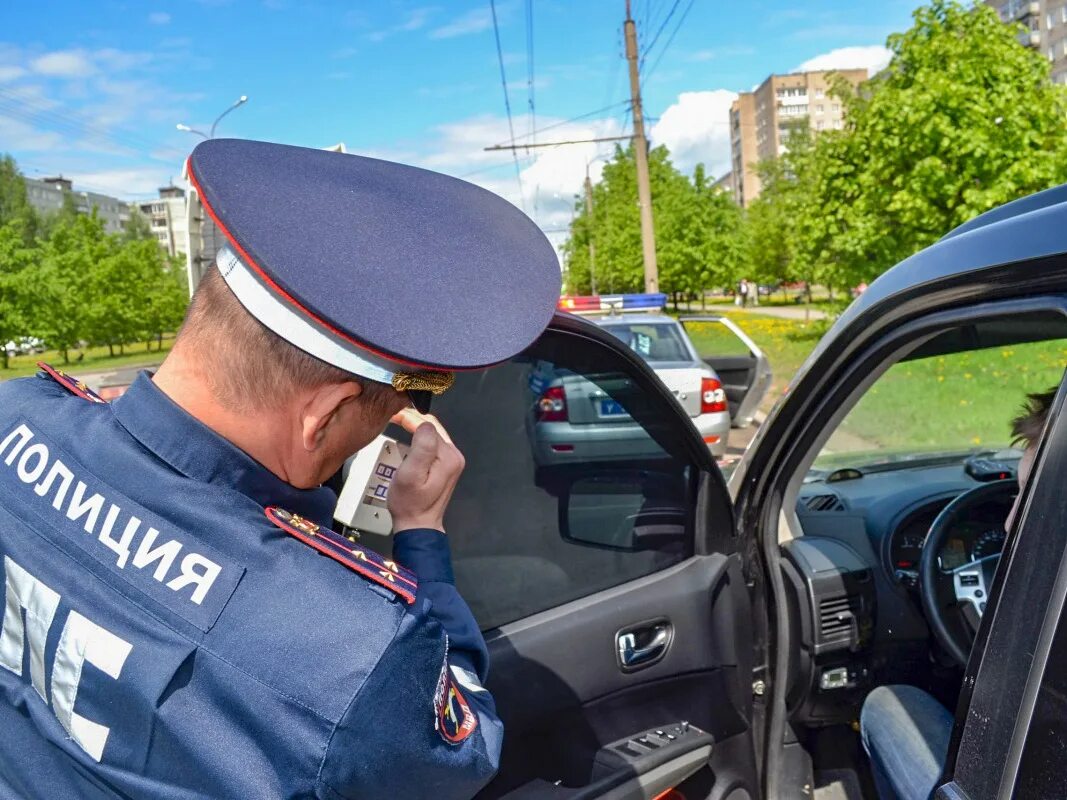 Гаишник тонировка. Дпс тонировка. Рейд гибдд тонировка. Тонированная дпс. Профилактическое мероприятие тонировка.