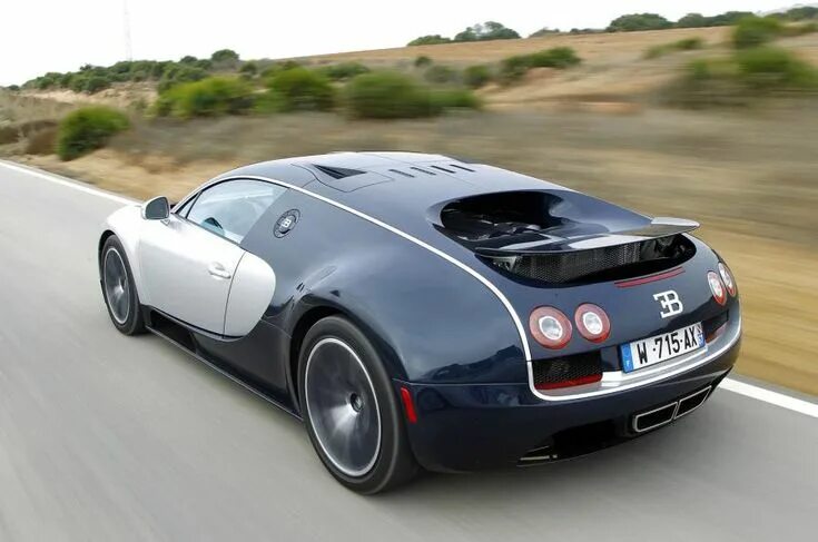 Bugatti eco. Бугатти Вейрон Суперспорт. Бугатти Вейрон 2013. Bugatti Veyron 2013 super. Бугатти 2010.