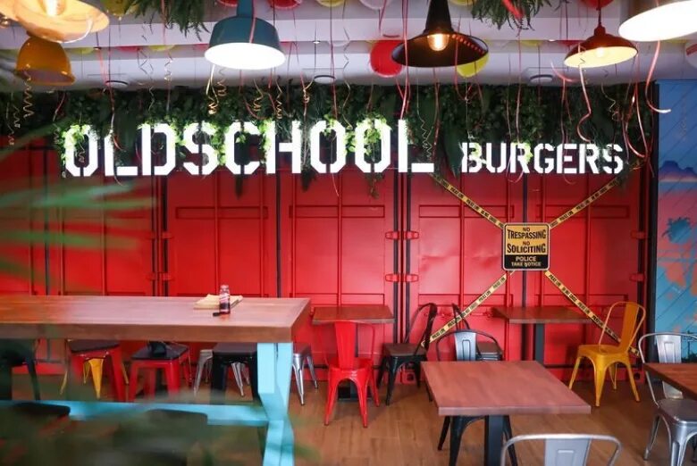 Oldschool burgers ул леваневского 53. Old School Burger Владикавказ. Олдскул Владикавказ. Oldschool Burgers Владикавказ проспект. Oldschool кафе Владикавказ.