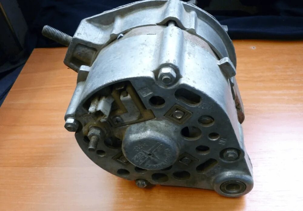 Генератор от ваз 2107. 3701. Генераторы подходящие на ваз 2107. Генератор 2107. Генератор ваз 372.