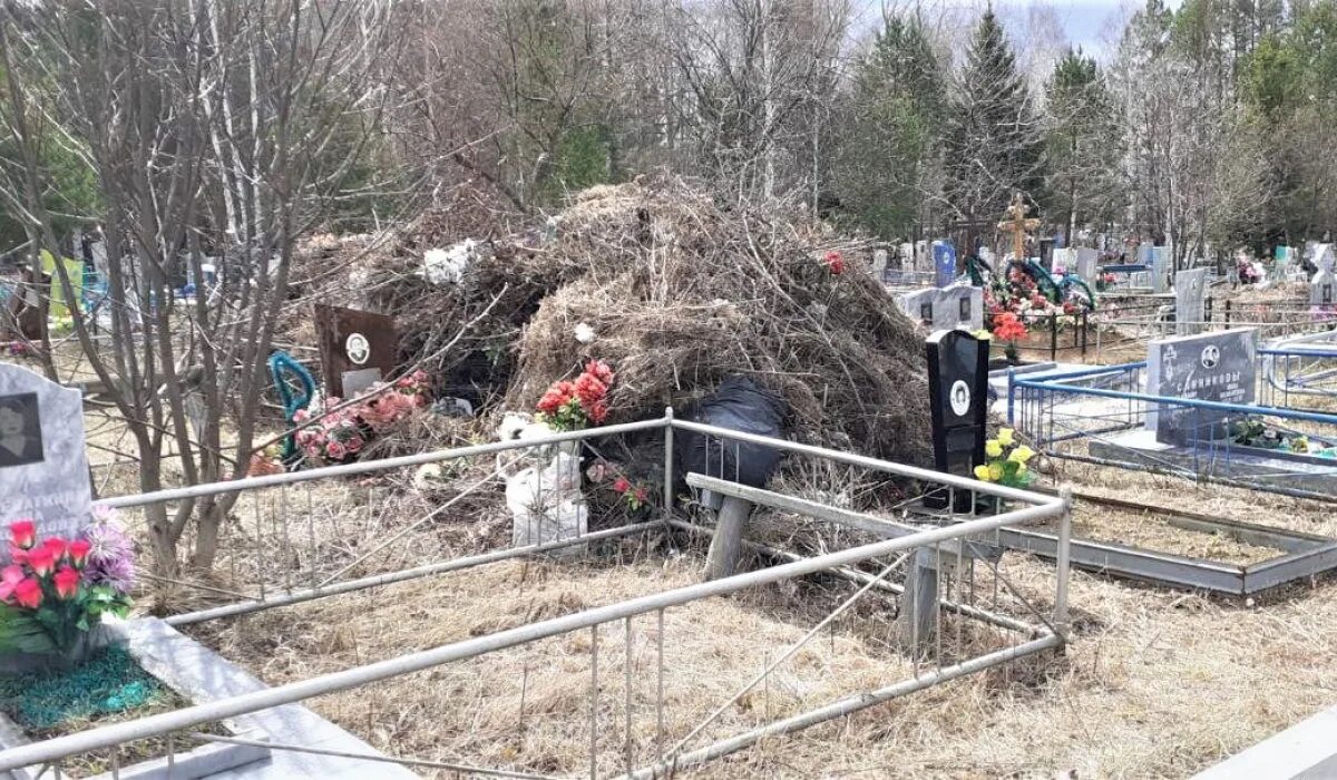 Старые кладбища. Памятники на кладбище. Место на кладбище. Мусульманское кладбище. Радоница 2023 числа