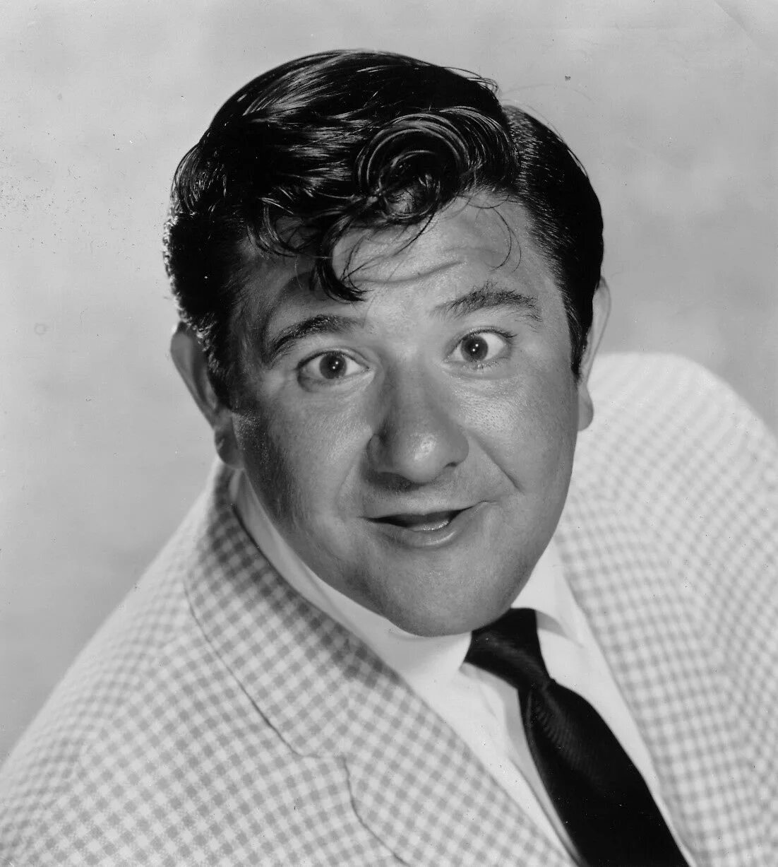 Buddy hackett. Бадди хакетт. Бадди хэкетт. Бадди 1933. Еврей комик американский.