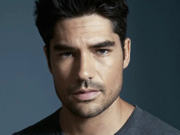 Котрона Джонатан. DJ Cotrona. Ди Джей Котрона американский актёр. Джей Котрона торс. Ю дж д дж