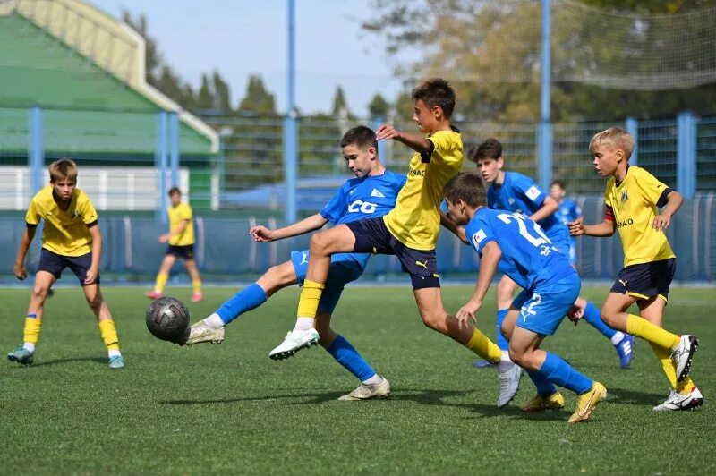 киевское динамо. горин даниил. сшор молния пермь футбол 2009. фк ока дзержинск 2010. 2010 ростов.