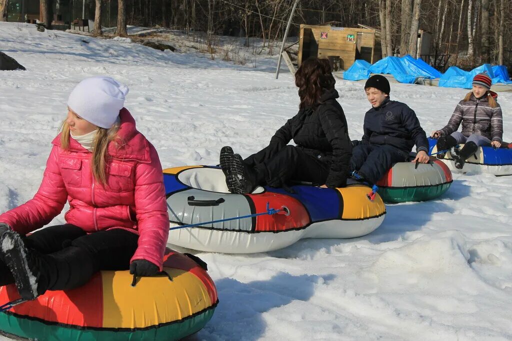 гора теплая первоуральск бублики. гора теплая бублики. тюбинг за снегоходом. цахкадзор тюбинг. уктус бублики горка.