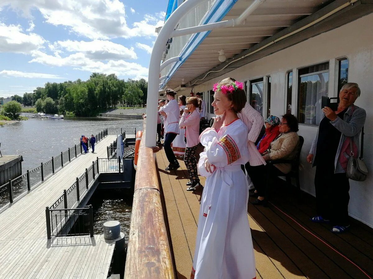 Прогулка на пароходе. Теплоход Садко Нижний Новгород.