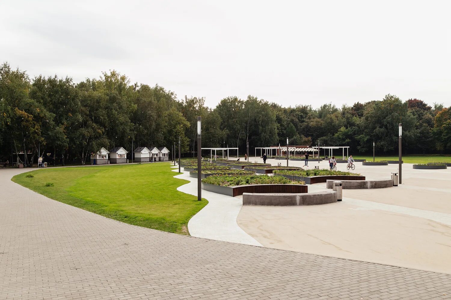 Парк рядом с парком культуры