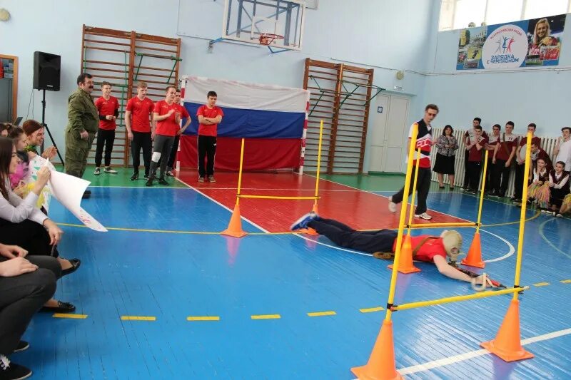 Спортивные соревнования а ну ка мальчики. Спортивные соревнования а ну ка мальчики. А ну-ка парни босиком. А ну ка мальчики спортивные соревнования. А ну ка парни.