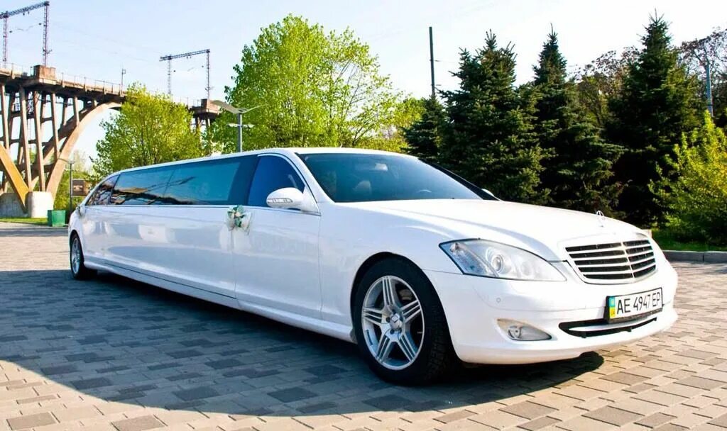 Mercedes-Benz 221 лимузин. Mercedes w221 Limousine. Мерседес s500 лимузин. Мерседес 221 лимузин. Лимузин лизогуба