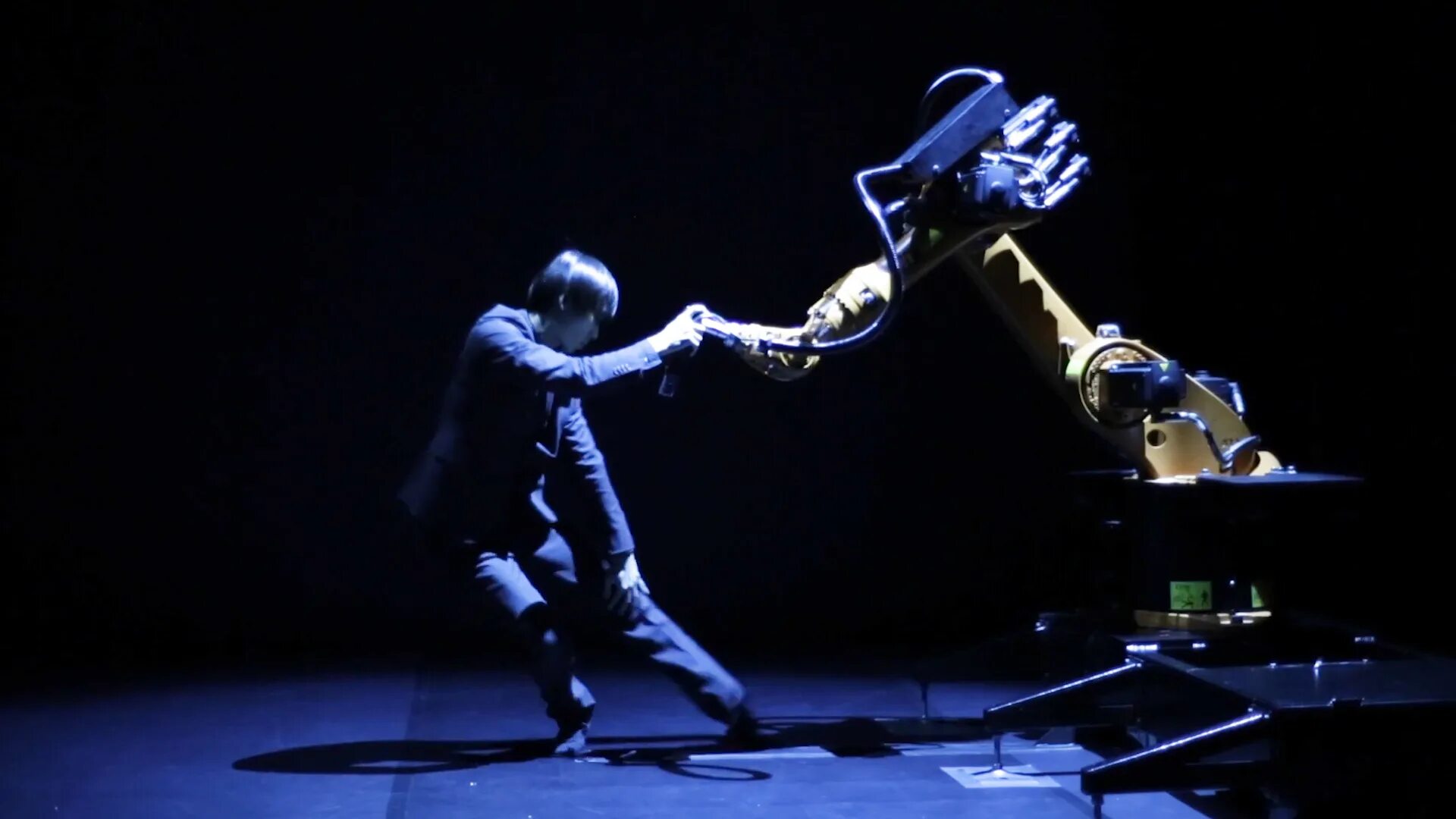 Робот стриптизерша. Robots can perform. Робот танцует. Матный робот. Boston dynamics роботы.