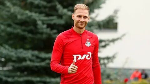 Футболист морозу