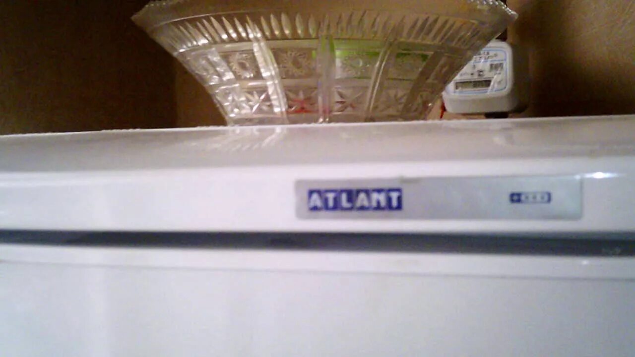 Холодильник атлант двухкамерный горит лампочка внимание. Холодильник Атлант МХМ 161 терморегулятор. Холодильник Атлант однокомпрессорный термостат. Термостат на холодильник Атлант двухкамерный однокомпрессорный. Терморегулятор холодильника Атлант двухкамерный.