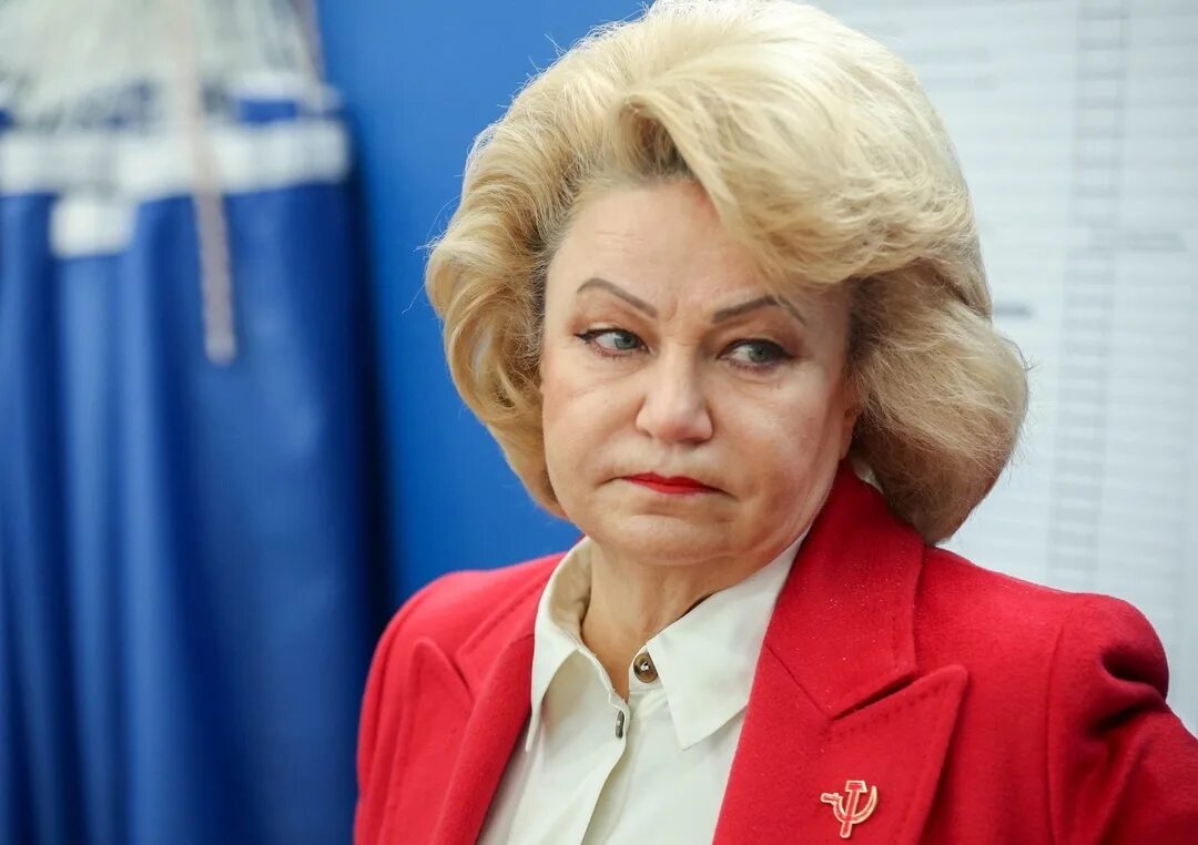 Депутат останина семья. Депутат останина семья. Депутат останина семья. Комитет госдумы по делам семьи женщин и детей. Останина.