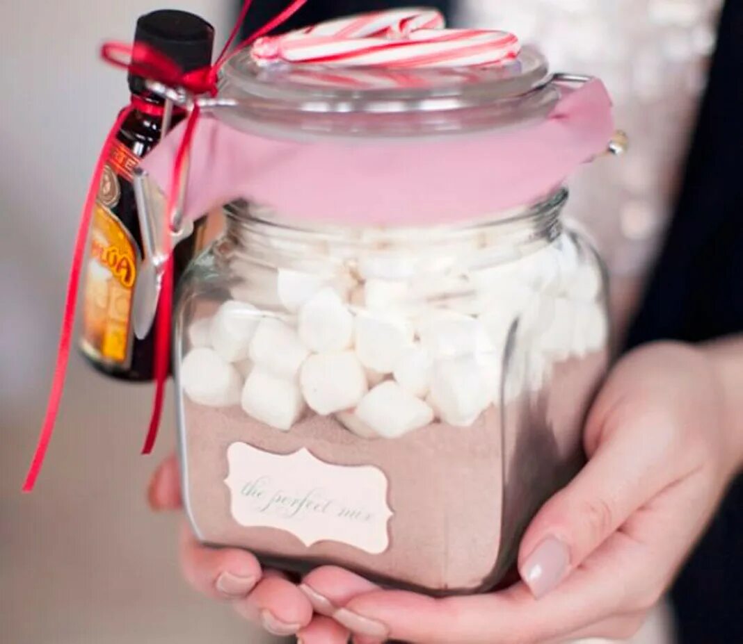 Оригинальный подарок подруге на новый год недорого. Подарок на новый год подруге. Подарок на новый год подруге. Новогодний подарок подруге. Подарок на новый год подруге.