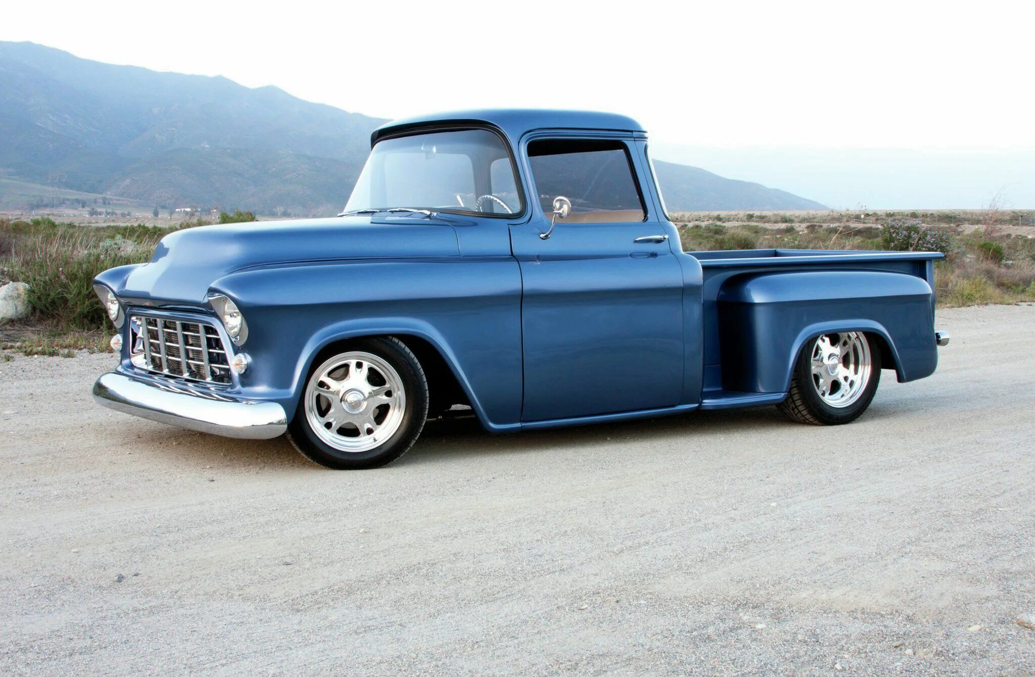 Старый пикапер. Chevrolet Stepside Pickup 1955. Chevrolet Truck Stepside 1955. Шеви Stepside пикап. Chevrolet 3100.