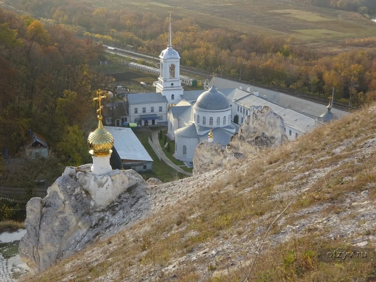 Костомарово монастырь. Костомаровский женский монастырь Воронежская область. Костомаровский Спасский пещерный монастырь. Дивногорье, Костомарово, Белогорье.