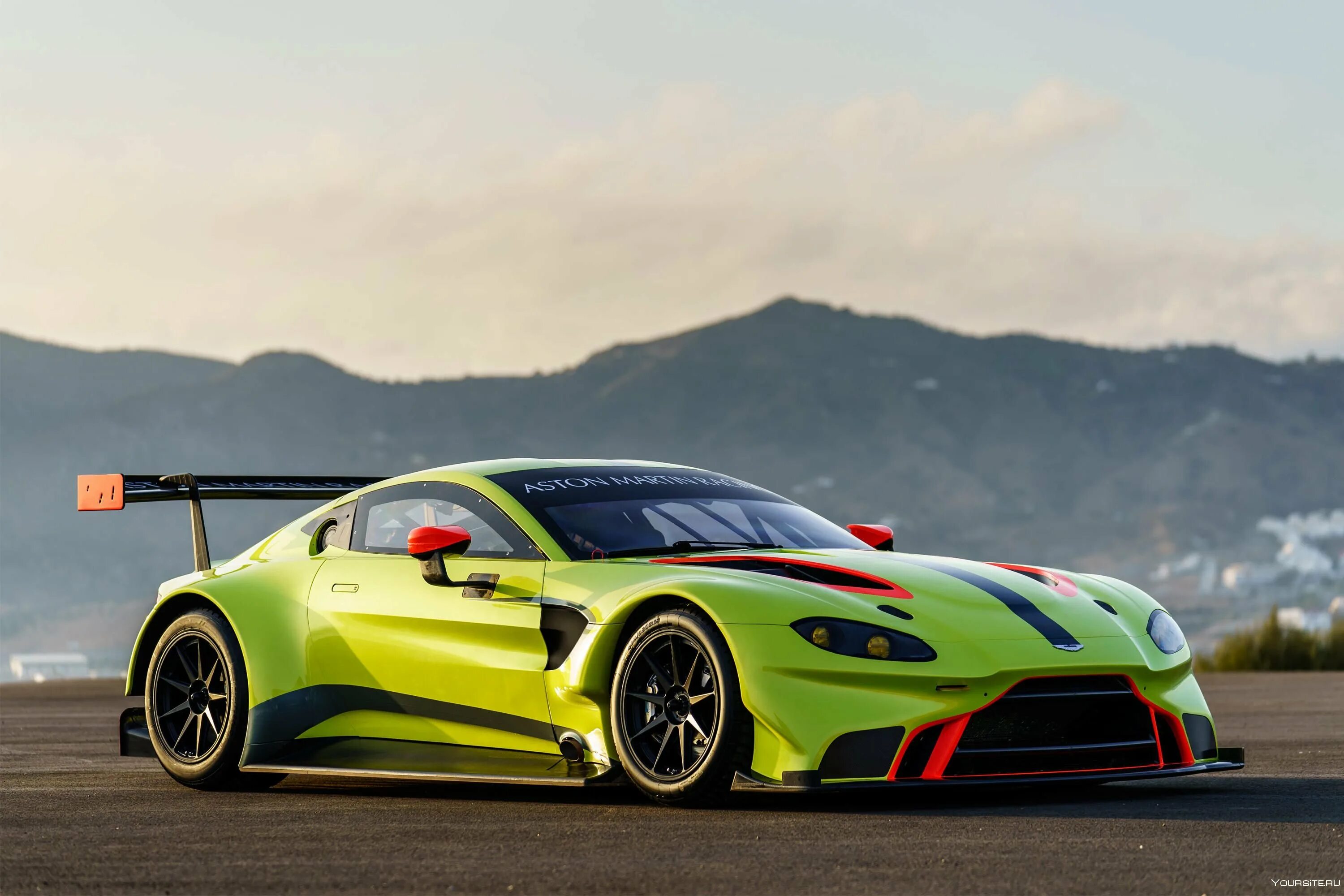 Спорт тачки. Aston Martin Vantage GTE 2018. Aston Martin Vantage gt3. Aston Martin Vantage GTE. Aston Martin Vantage GTE 2019.