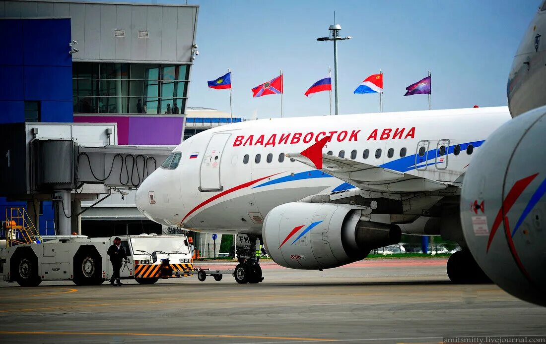 Airbus a319 аврора красноярск. владивосток авиа в небе. самолёт южно-сахалинск хабаровск. хабаровск владивосток авиа. самолеты авиакомпании владивосток авиа.