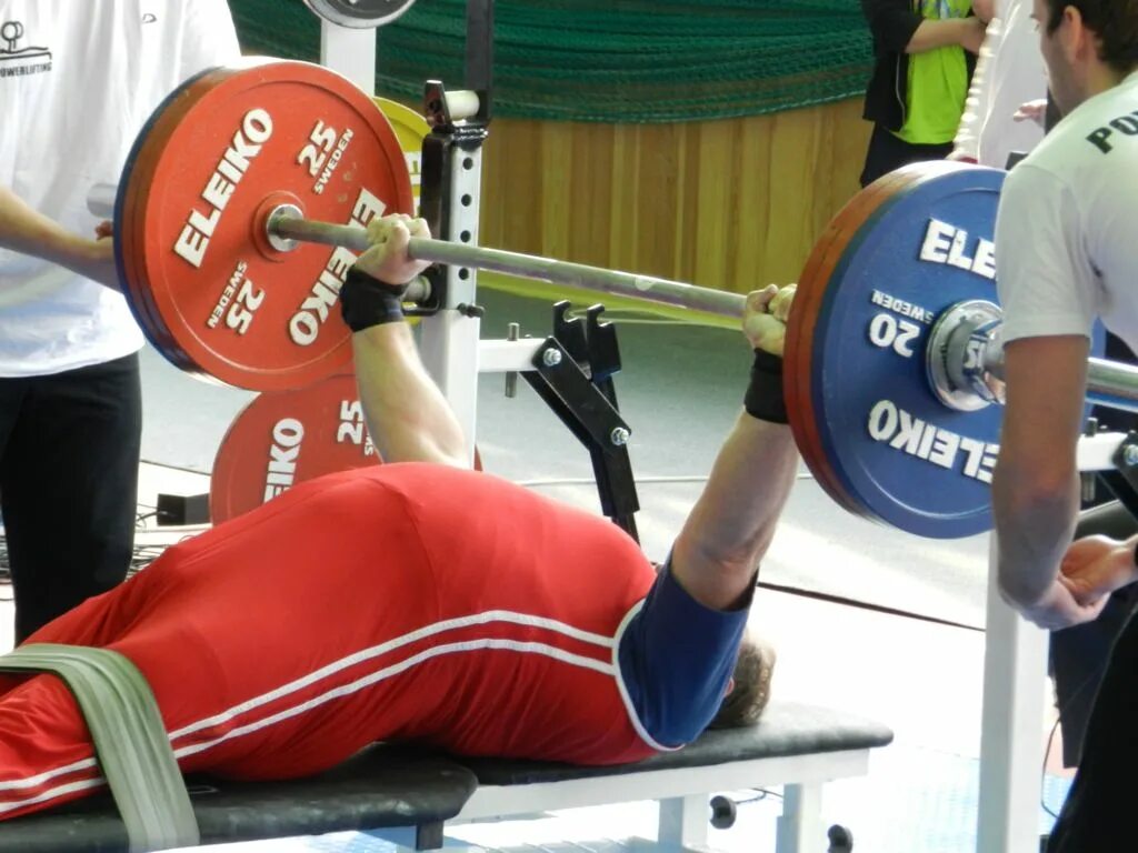 Пауэрлифтинг жим лежа. Пауэрлифтинг соревнования 2024. Пауэрлифтинг соревнования 2024. Пауэрлифтинг соревнования 2024. Пауэрлифтинг соревнования.