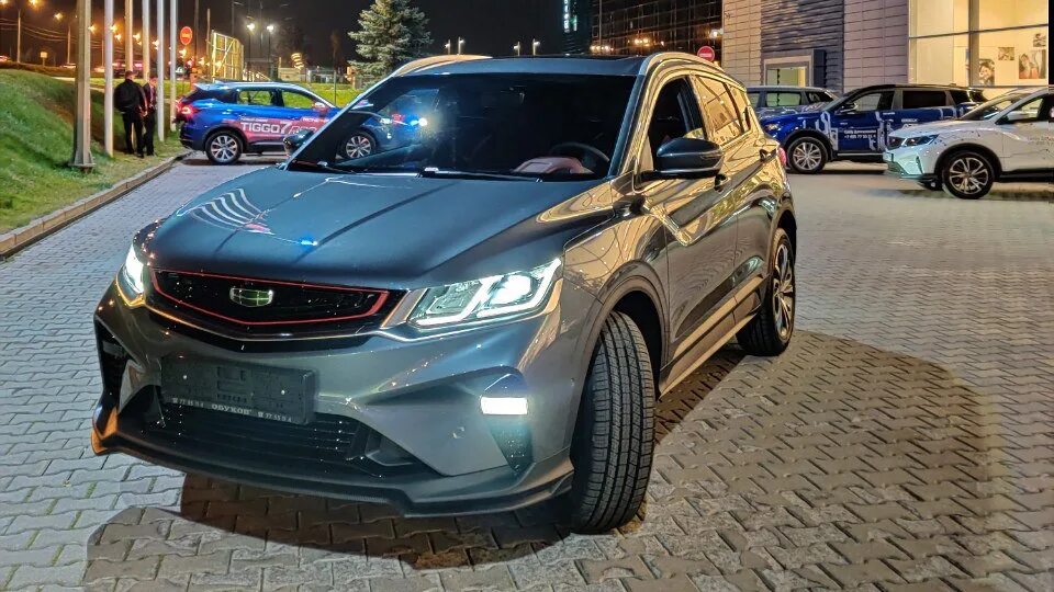 Диски на geely coolray. Geely coolray на дисках. geely coolray такси. geely coolray колеса. geely coolray бронза.