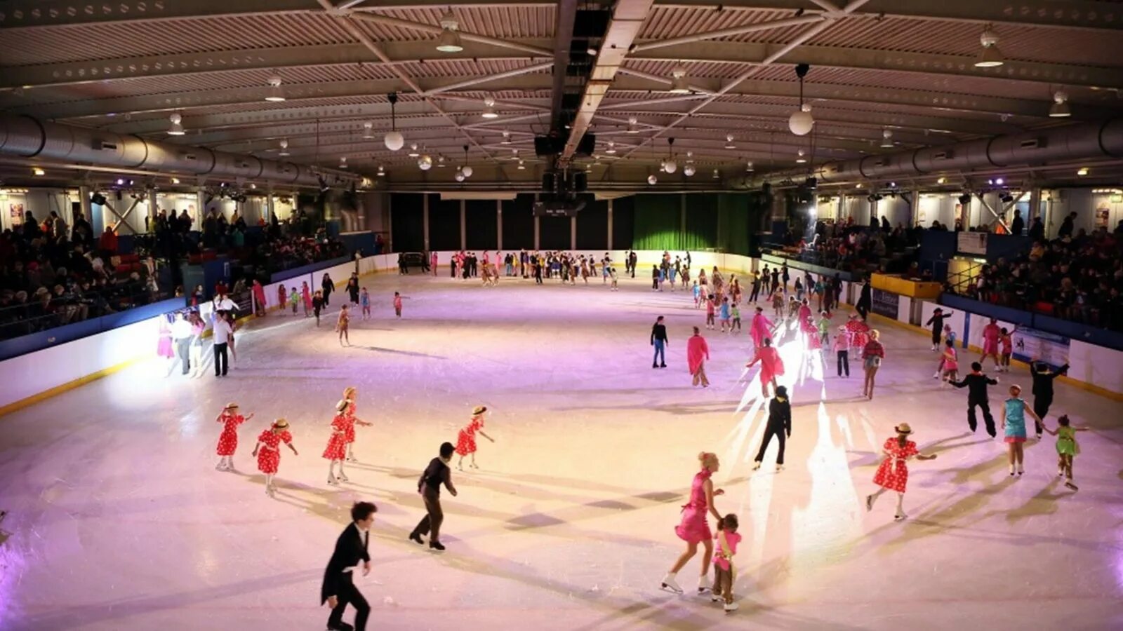 Каток физы. Oxford ice rink. крытый каток в оксфорде. арен коньки. ул тургенева тайцы каток.