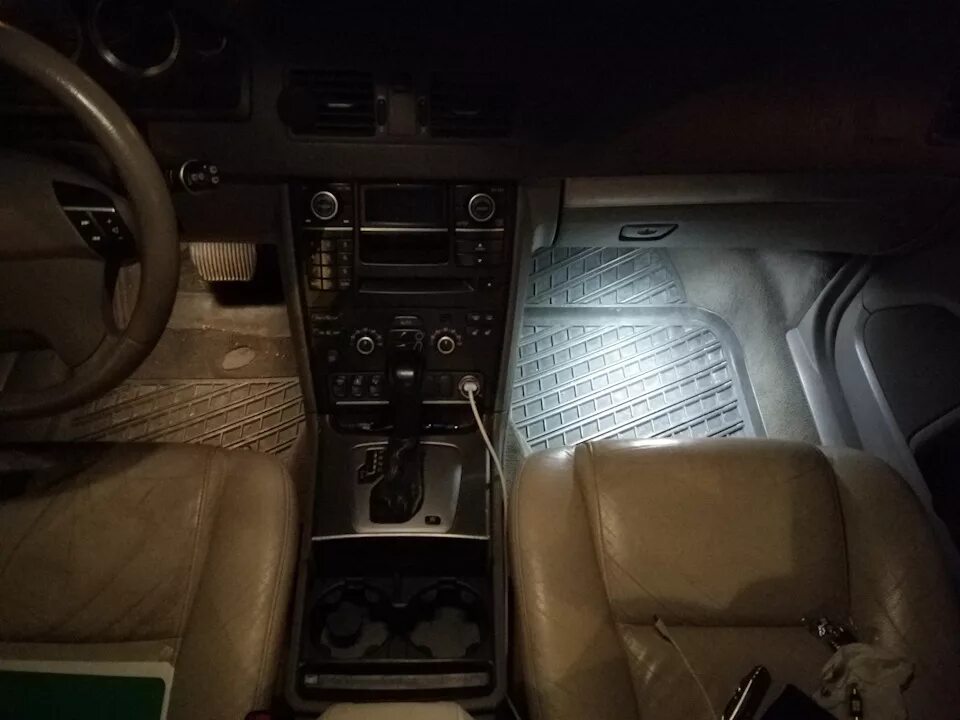 Лампы вольво xc90. Подсветка ног volvo xc90. volvo xc90 led подсветка салона. лампы климат контроля volvo xc90. подсветка ног volvo xc90 размер ламп.