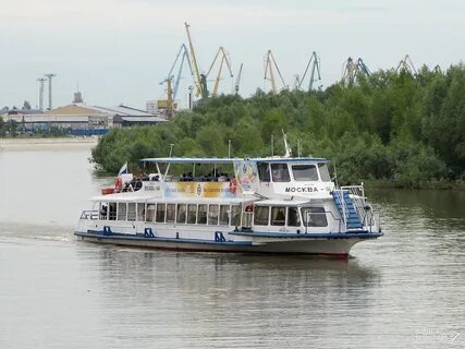 Теплоход омск