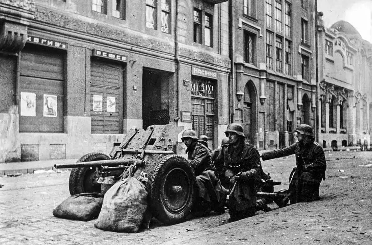 Киев военные годы. Харьков 1941-1943. Штурм Харькова 1943. Харьков в оккупации 1941-1943.