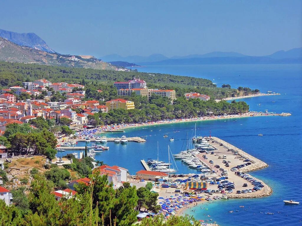 Башка остров крк. Город башка. Башка вода хорватия пляжи. Самая большая голова ленина в улан-удэ. Башка города.