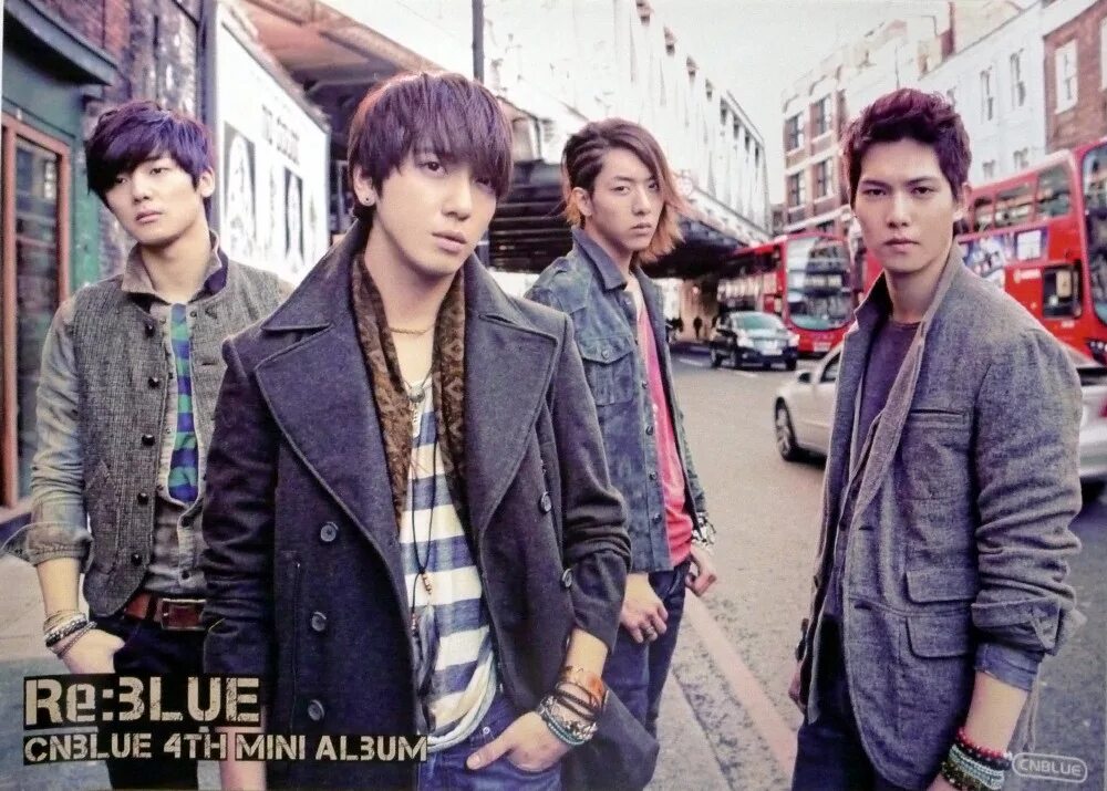 Четверо участников. CNBLUE. CNBLUE re:Blue. CNBLUE фото с именами. CNBLUE - Blue Love.