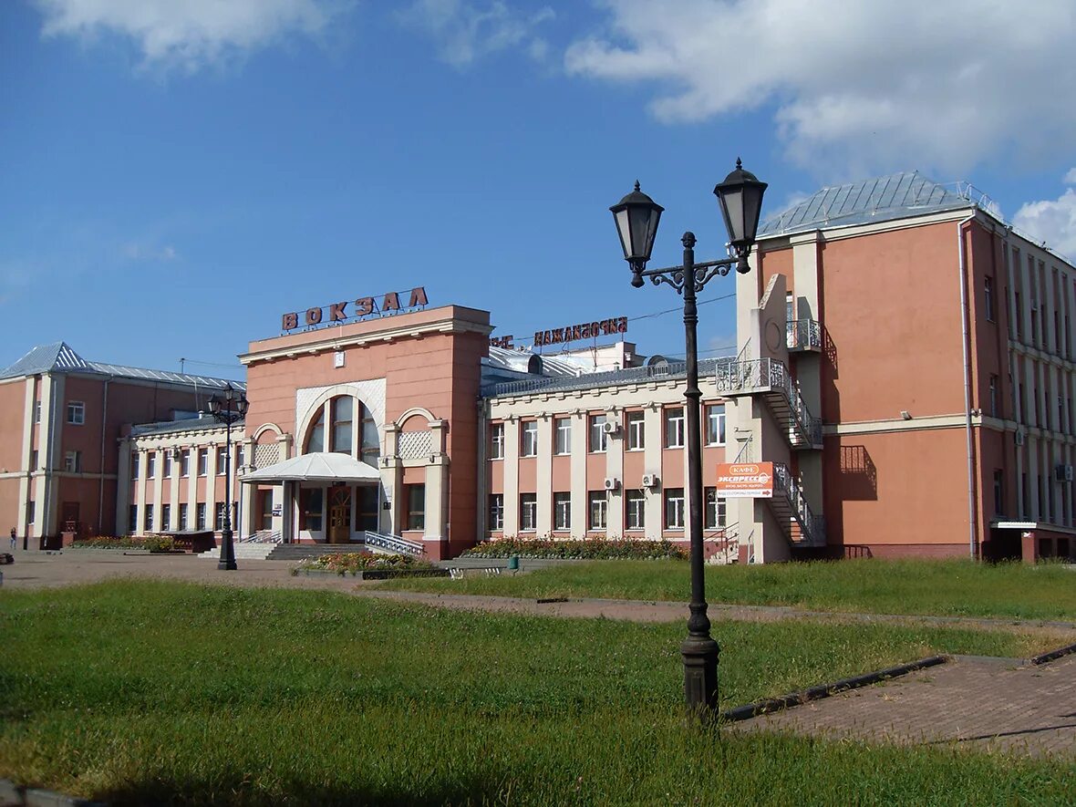Биробиджан здания. Хабаровский край город биробиджан. биробиджан архитектура. еврейская автономная область биробиджан.