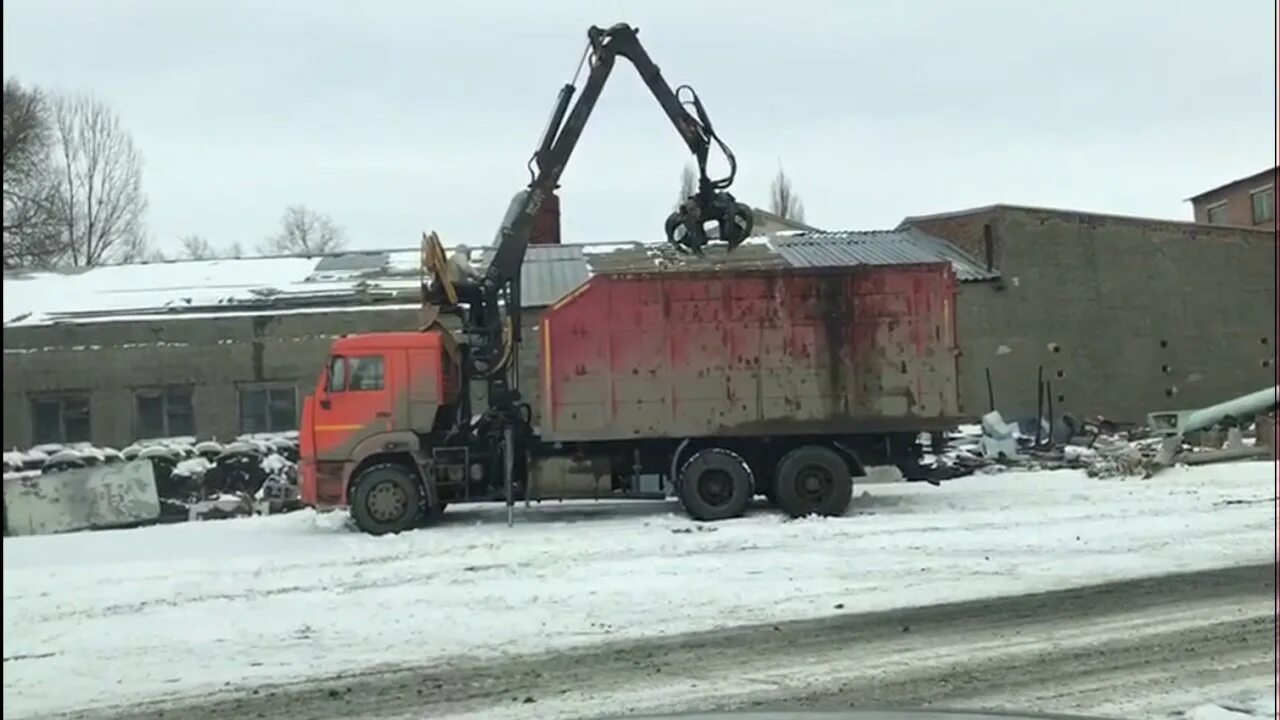 Захват газы. Грейферный погрузчик на базе КАМАЗ. Грейферный погрузчик 66. БАКМ 1040 С грейферным захватом. КАМАЗ ломовоз с грейферным захватом.