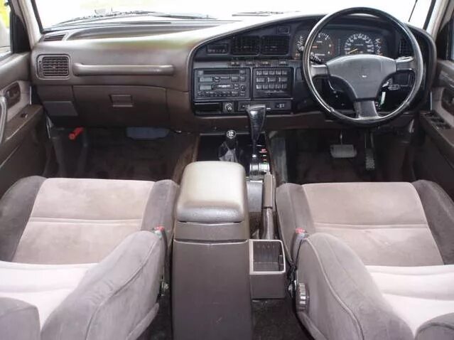 Toyota land cruiser 80. Toyota land cruiser 80. Toyota land cruiser 80 interior. Ленд крузер 80 салон. Торпеда тойота ленд крузер 80.