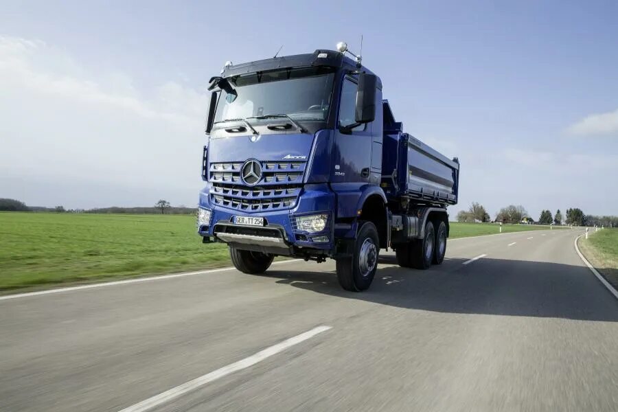 Mercedes-benz arocs 8x8. Mercedes-benz arocs 4145. Мерседес арокс самосвал. Mercedes-benz arocs самосвал. Mercedes-benz arocs 1845.