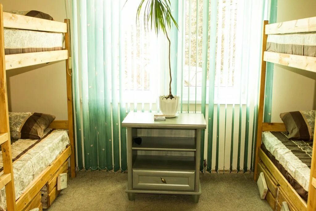 Хостел хутор. Приют панды отель сочи. Хостел 1000 и 1 ночь минеральные воды. Хостел хутор. Морегор хостел.