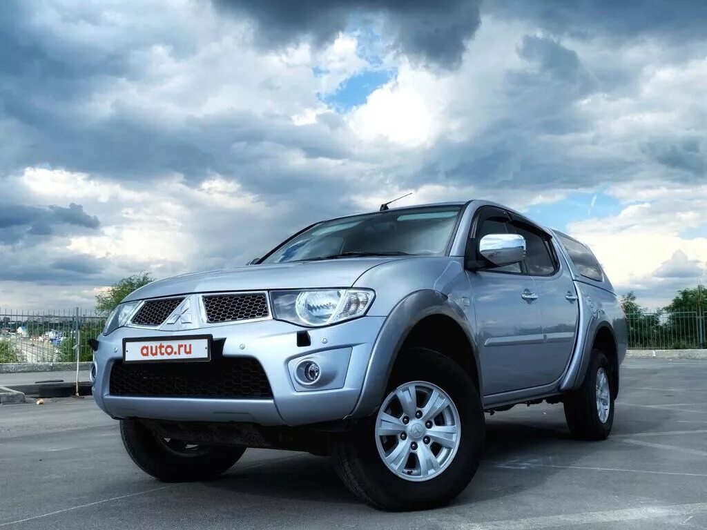 Мицубиси дон. Mitsubishi l200. Мицубиси л200. Митсубиси л200 2010. Мицубиси l200 2010.