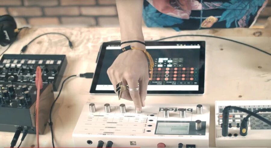 Интернет midi. Аппаратные секвенсоры. midi online. seqvenser. аппаратный секвенсор купить.