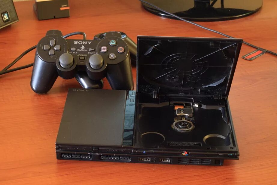 Sony playstation купить авито. Sony ps2 Slim. Sony PLAYSTATION 2 ps2. Сони плейстейшен 2 слим. Sony PLAYSTATION 2 Slim ps2.