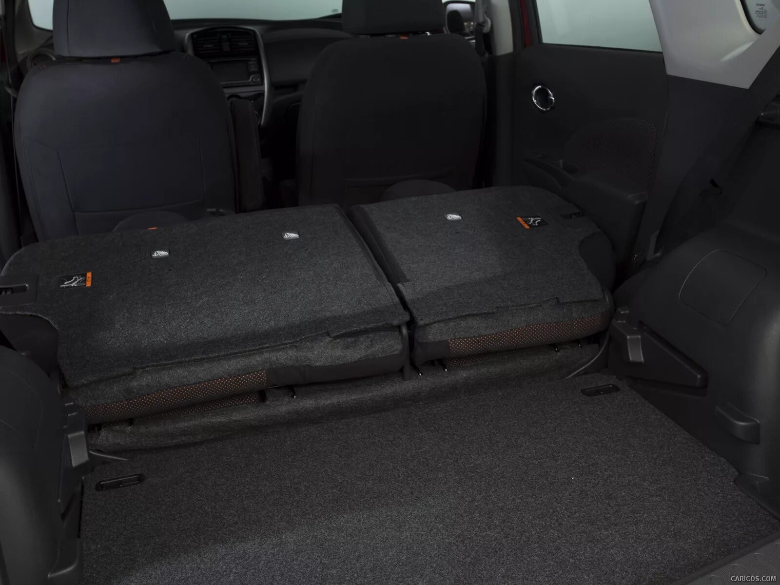 Ниссан ноут e11. Isofix nissan note 2006. Nissan note 2006 багажник. Nissan note 2005 салон. Сиденья ниссан ноут е11.