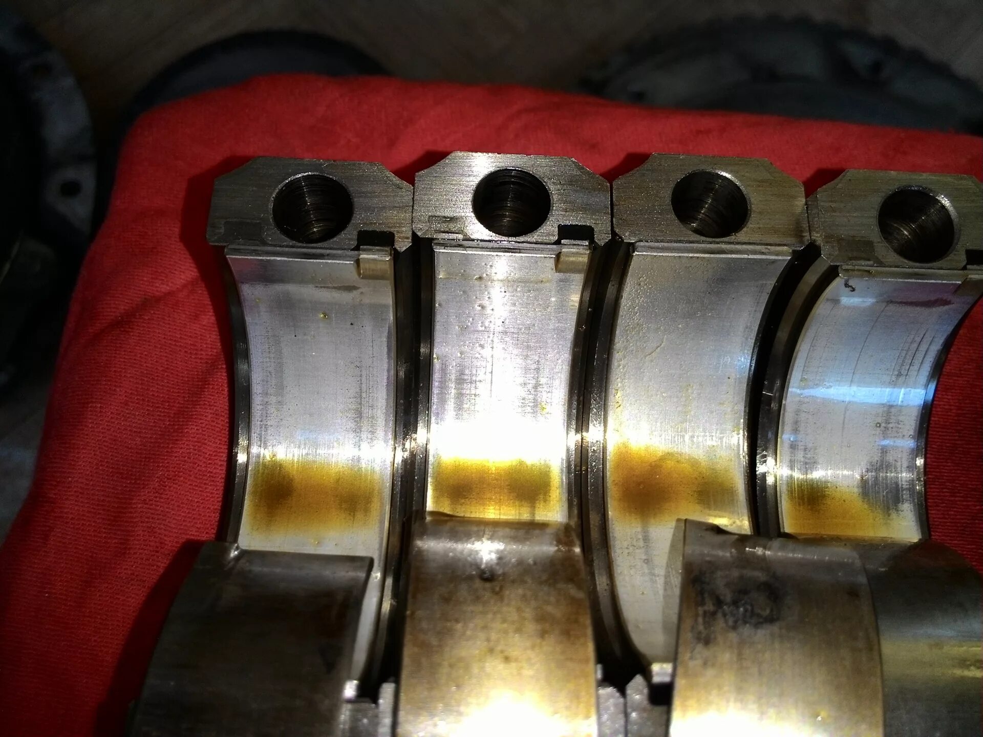 Бугеля змз 406. Бугельный подъемник. Что такое бугель. Бугель распредвала z18xer. Бугель набивки змз 402.